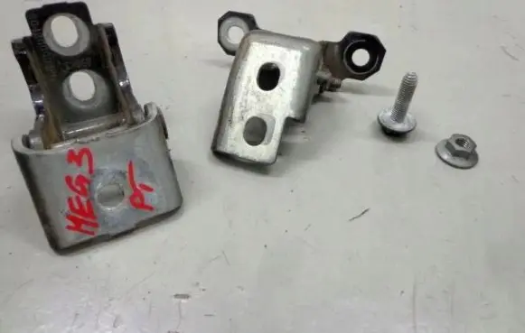 Renault Megane III Tailgate/trunk/boot hinge