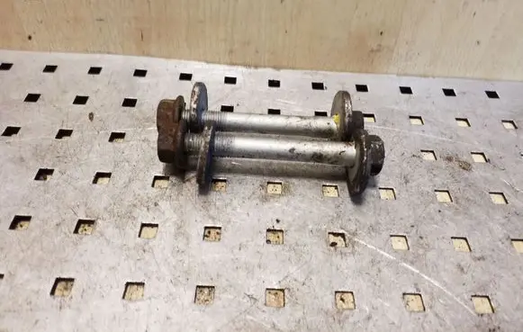 Volkswagen Transporter - Caravelle T5 Rear suspension camber bolt 