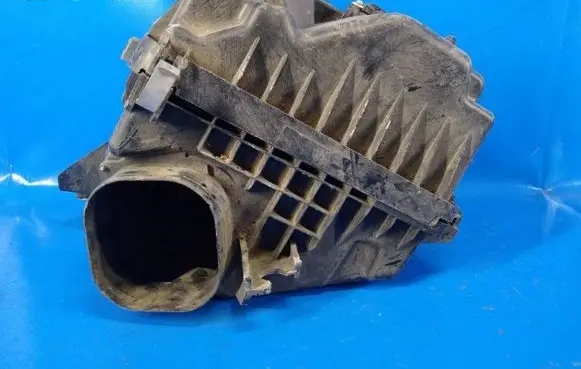 Honda CR-V Air filter box 17211R6AJ00