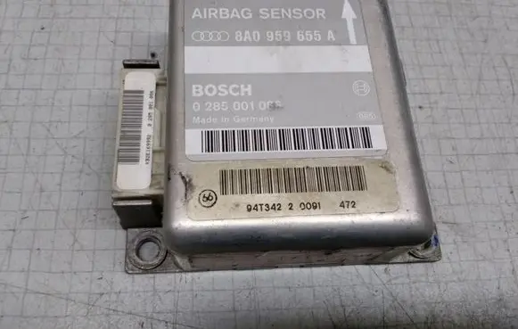 Audi A4 S4 B5 8D Airbag control unit/module 8A0959655A 0285001086