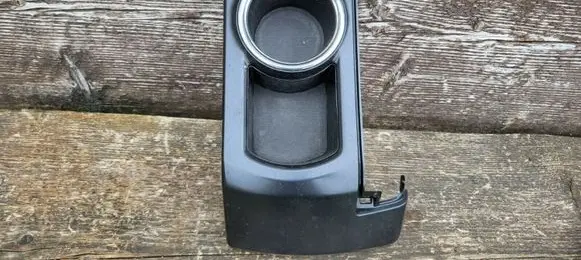 Cup holder front