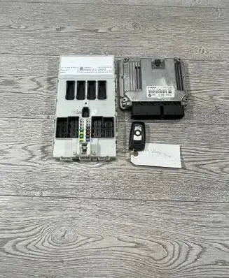 BMW 3 F30 F35 F31 Engine ECU kit and lock set 8582279 1039S73167 170162231