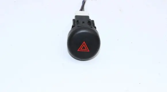 Nissan Juke I F15 Hazard light switch