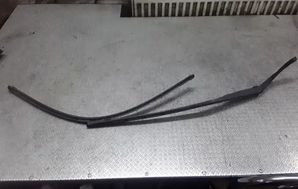 Peugeot 307 Windshield/front glass wiper blade 
