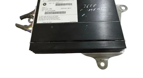 Jeep Compass Sound amplifier 05064141AL TE1AA0392E2646 5404504Z01