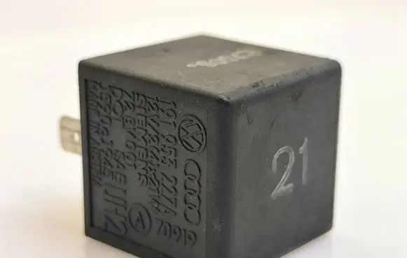 Audi A4 S4 B5 8D Other relay 191953227A 2BV001