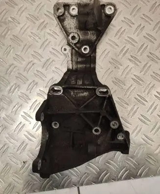 Volvo XC60 Generator/alternator bracket 31316673