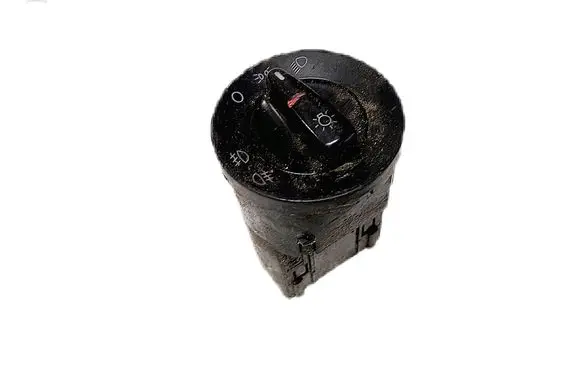 Volkswagen Golf IV Light switch 1C0941531A