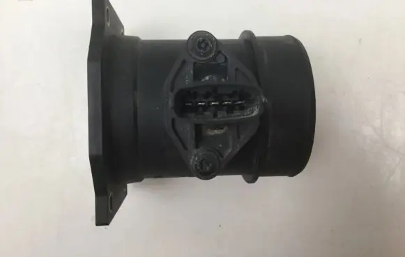 Nissan Terrano Mass air flow meter 0281002207