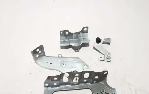 Renault Clio V Fender mounting bracket 641C04310R