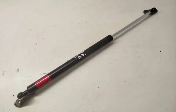 Lexus RX 330 - 350 - 400H Tailgate strut 