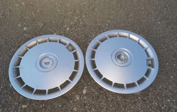 Opel Omega B2 R15 wheel hub/cap/trim 