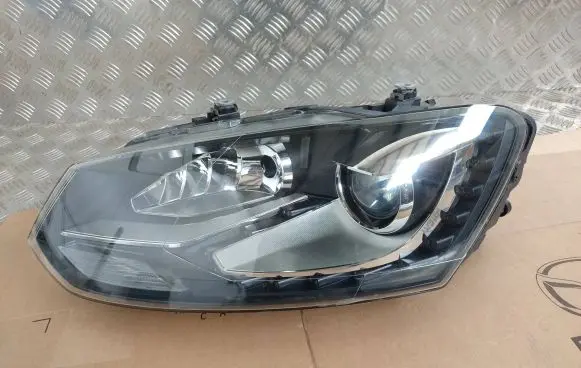 Volkswagen Polo V 6R Headlight/headlamp 6R1941031B