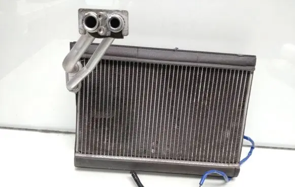 Air conditioning (A/C) radiator (interior)