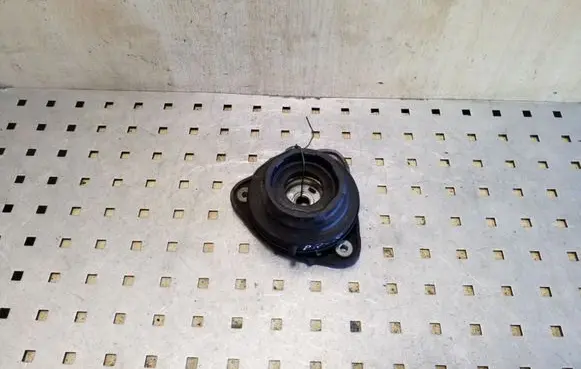 Ford Focus Coil spring mount 