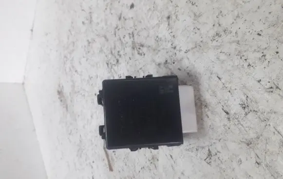 Toyota Auris 150 Window wiper relay 859402040