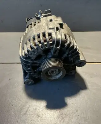 BMW 5 E60 E61 Generator/alternator 