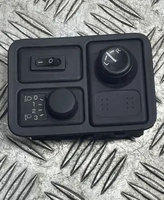 Nissan Almera N16 Headlight level height control switch 37024A 42500