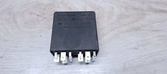 Volkswagen PASSAT B5.5 Other relay 4B0919471A 5KG00656805