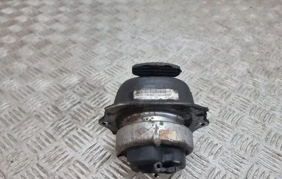 Engine mount bracket