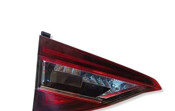 Skoda Superb B8 (3V) Tailgate rear/tail lights 