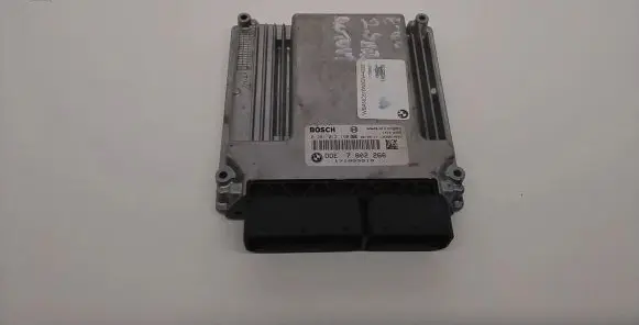 BMW 5 E60 E61 Engine control unit/module 0281012190 7802266