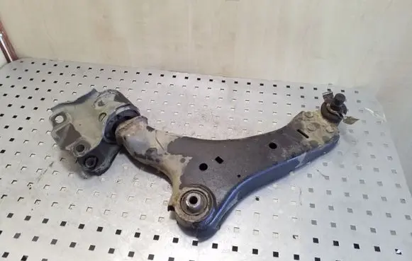 Volvo XC60 Front lower control arm/wishbone