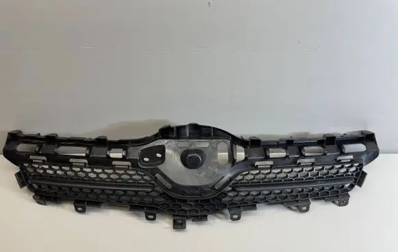 Toyota Corolla Verso AR10 Front bumper upper radiator grill 531110F030 531110F040