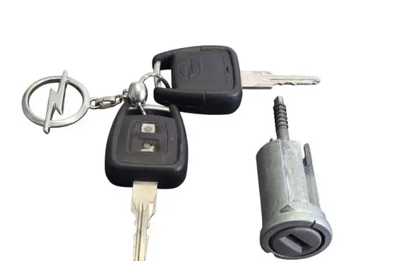 Opel Zafira A Ignition lock 13107754 7704