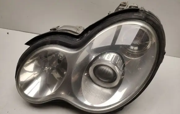 Mercedes-Benz C W203 Headlight/headlamp A2038203761