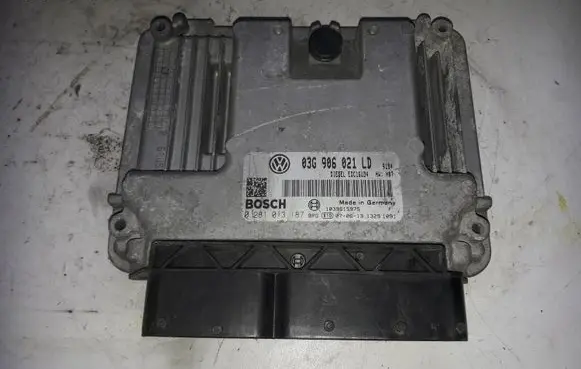 Skoda Octavia Mk2 (1Z) Engine control unit/module 0281013187