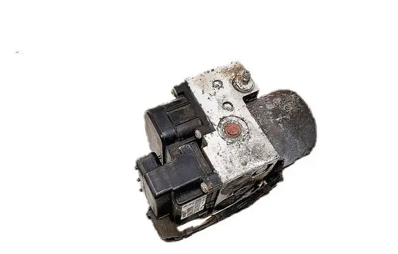 Volkswagen PASSAT B5 ABS Pump 0273004224 30857585