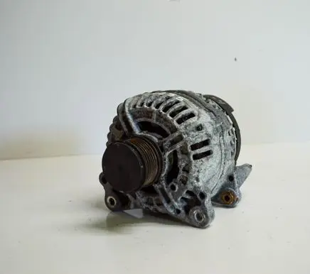 Volkswagen Jetta VI Generator/alternator 03L903023