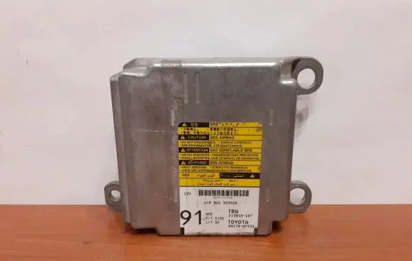 Toyota Avensis T250 Airbag control unit/module 891700F032 4137