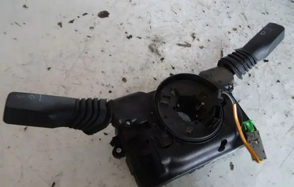 Opel Astra H Tailgate/trunk/boot open switch 