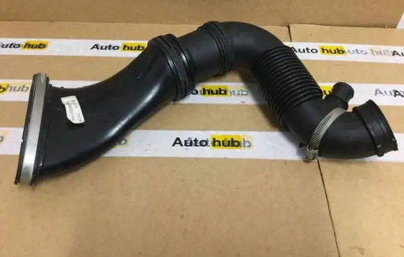 Porsche Panamera (971) Intercooler pipe mounting bracket 971128532D