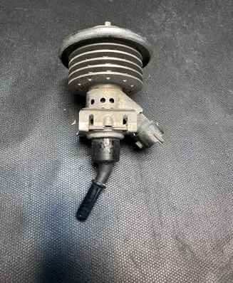 Land Rover Discovery 5 AdBlue injector FPLA189E3AB BOSCH 01054313