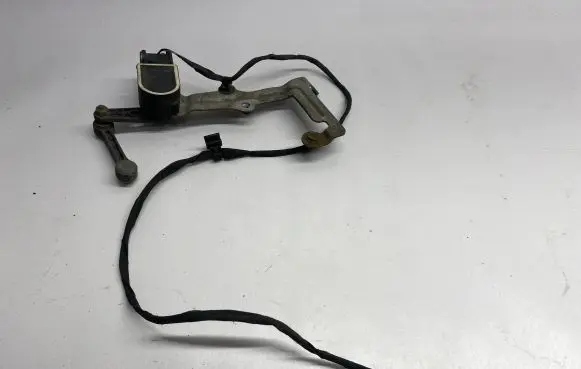 Mercedes-Benz C W205 Headlight/headlamp level sensor A0009053704 A2053280300