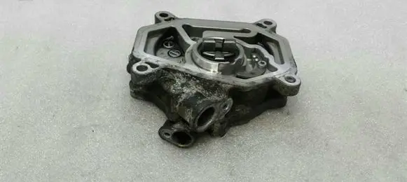 Mercedes-Benz A W176 Vacuum pump A1331800501