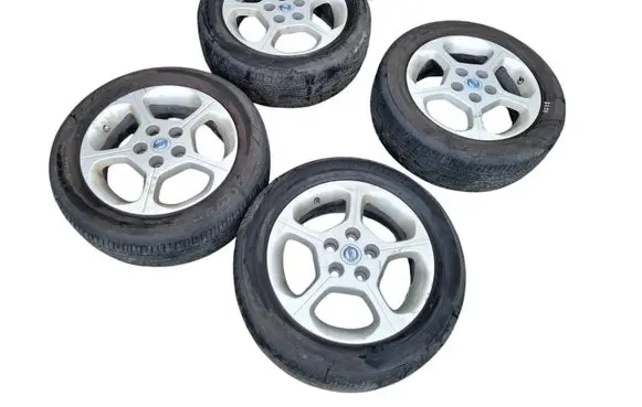 Nissan Leaf I (ZE0) R16 alloy rim