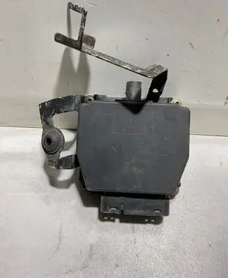 Volkswagen Golf V Central locking vacuum pump 1K0906279B