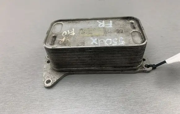 Engine oil radiator