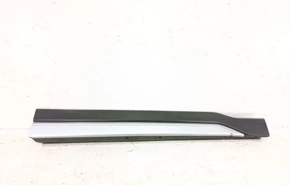 Subaru Forester SK Front door trim (molding) C16010236