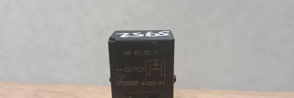 Volkswagen PASSAT B5.5 Other relay MB953382 021772A A1001X7