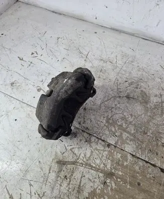 Volkswagen PASSAT B6 Front brake caliper