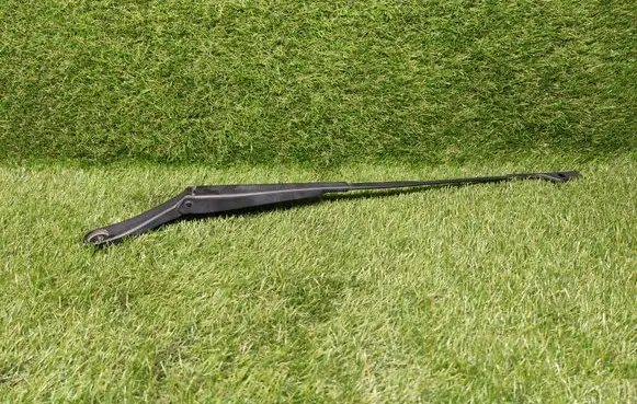 Chevrolet Cruze II Front wiper blade arm 13466309
