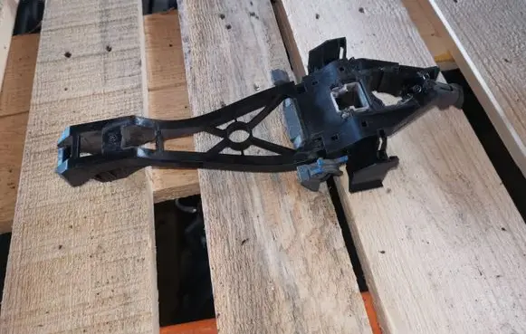 Rear door exterior handle/bracket