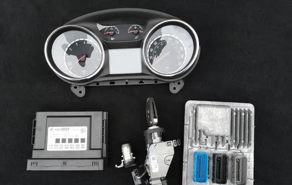 Opel Astra K Engine ECU kit and lock set 13510523 39060523 12670579