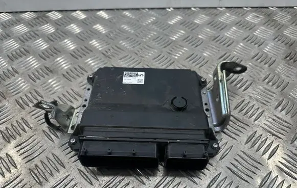 Lexus CT 200H Engine control unit/module 8966176180