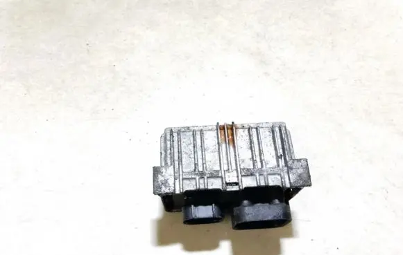 Opel Insignia A Glow plug pre-heat relay 55574293